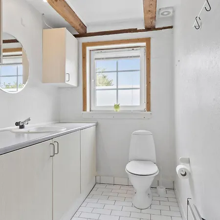 2 Bedroom Stunning In *