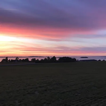 2 Bedroom Stunning In Apartmán Fåborg